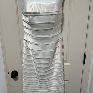 Women’s White House Black Market strapless special occasion dress, sz 6